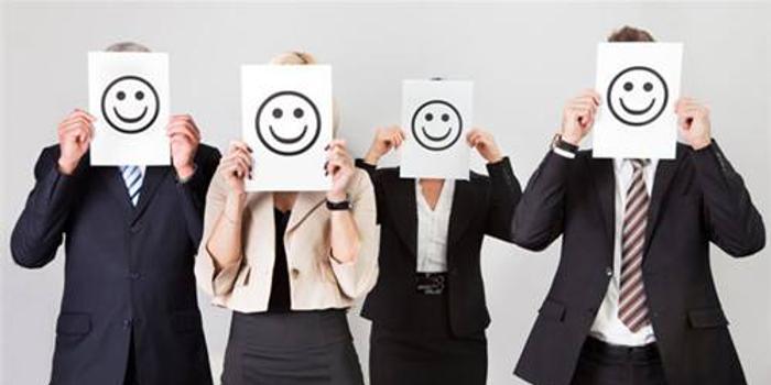 从SOFR期权到债市倾斜：交易员积极应对“美联储转向”预期，9月或将降息50基点