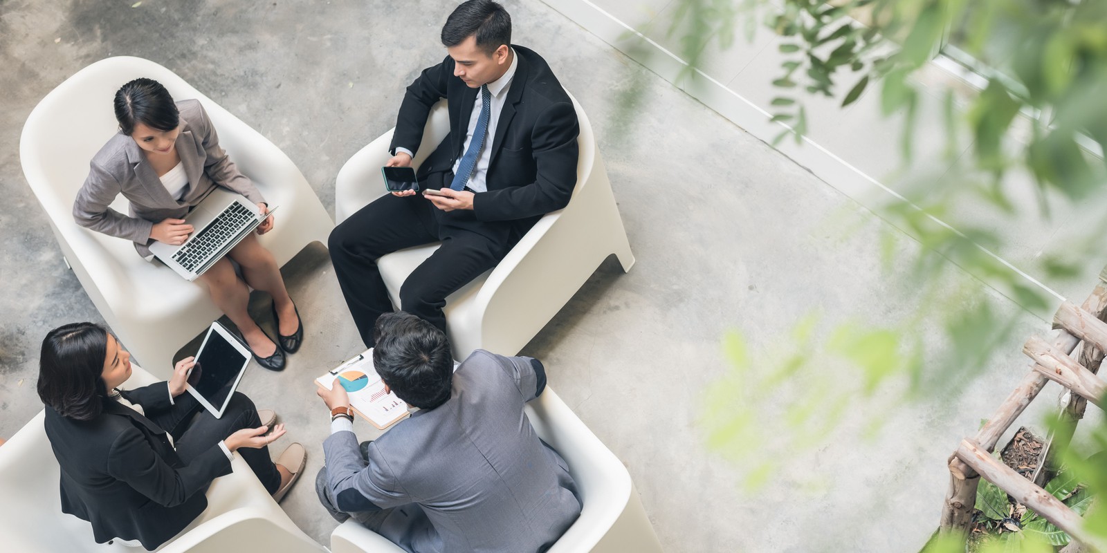 从SOFR期权到债市倾斜：交易员积极应对“美联储转向”预期，9月或将降息50基点