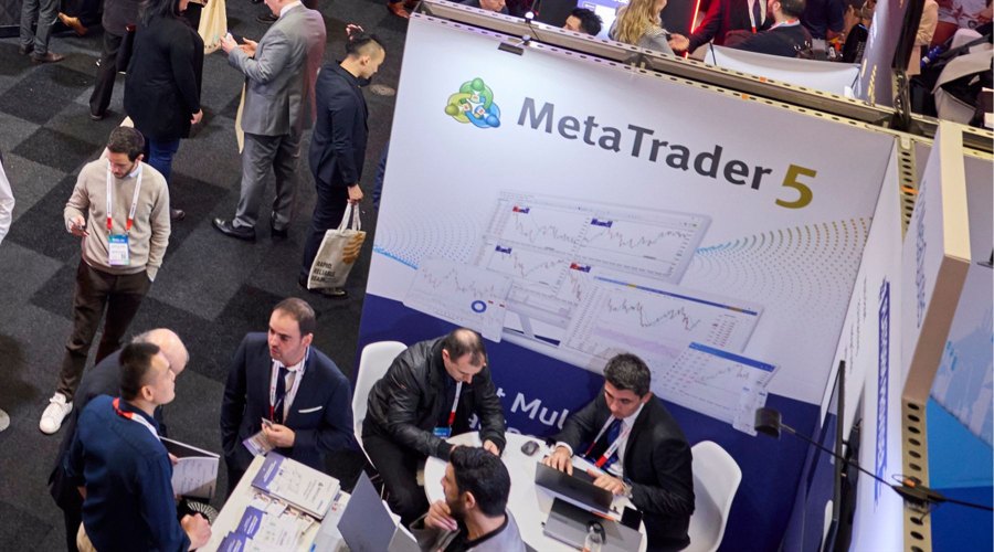 巴菲特旗下伯克希尔哈撒韦或打破“八月魔咒”，瑞银看好前景